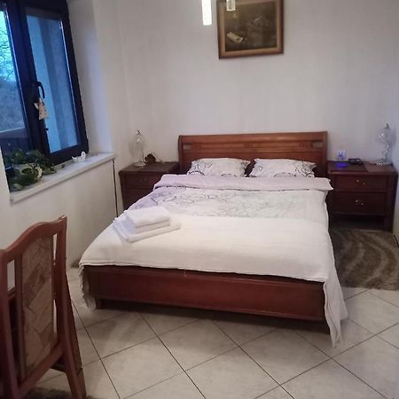Pokoj W Domu Z Duzym Ogrodem Krakow Bagian luar foto