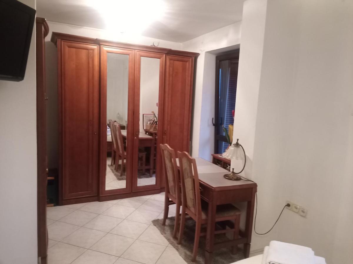 Pokoj W Domu Z Duzym Ogrodem Krakow Bagian luar foto