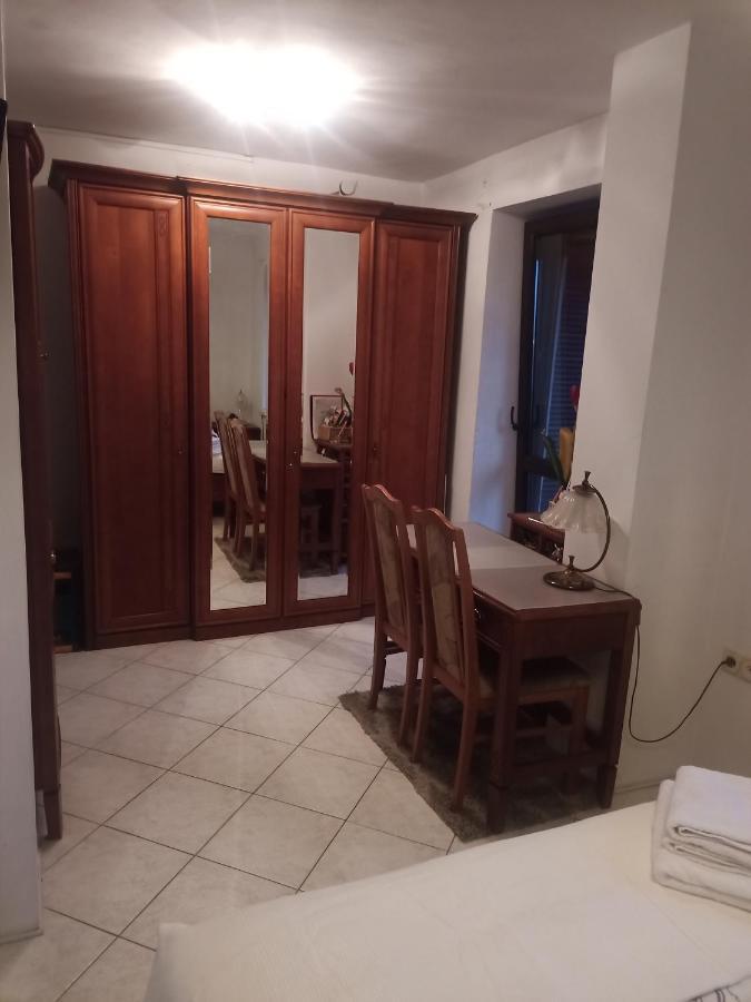 Pokoj W Domu Z Duzym Ogrodem Krakow Bagian luar foto