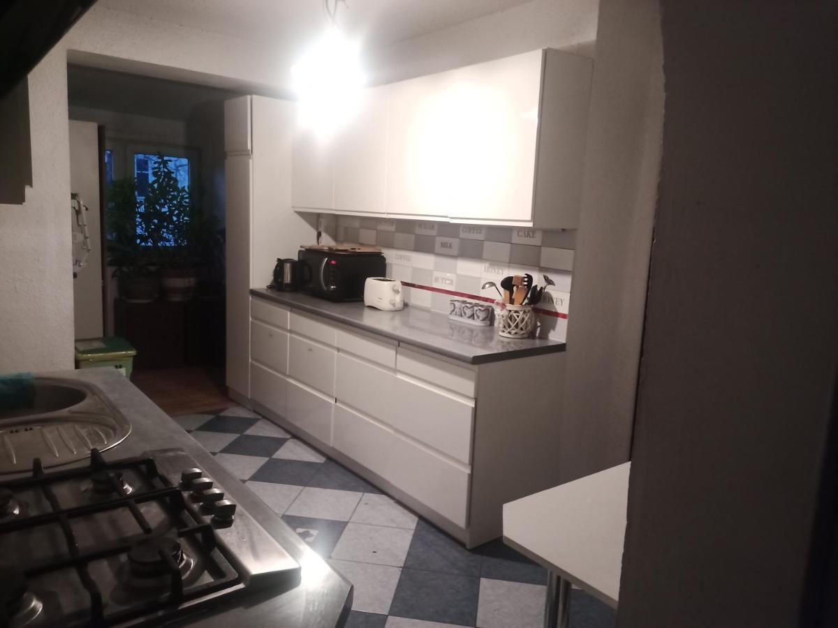 Pokoj W Domu Z Duzym Ogrodem Krakow Bagian luar foto